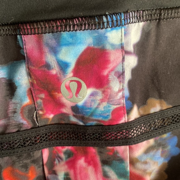 Lululemon Run: Pace Setter Skirt (Regular) size 4
Spring Has Sprung Multi Black - Picture 11 of 13